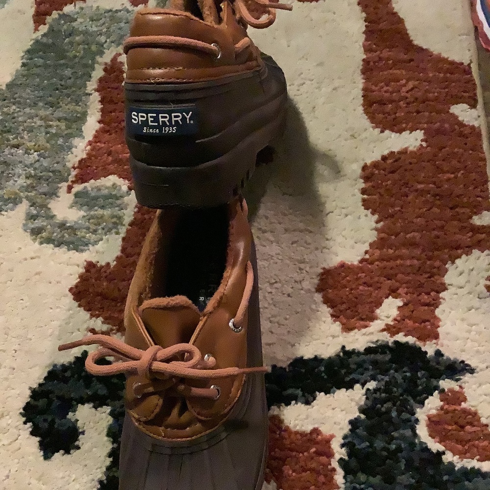 Speedy rain boots